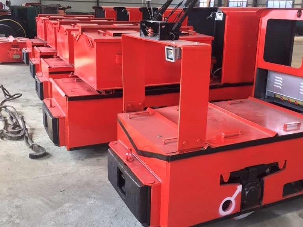 架線(xiàn)電機(jī)車(chē)：工業(yè)綠色運(yùn)輸?shù)男聞?dòng)力